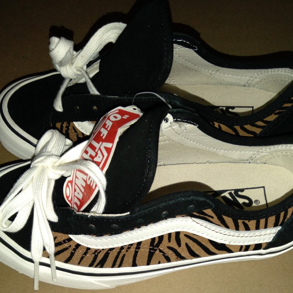 Vans Style 36 Decon SF in the "Animal Stripes" colorway.